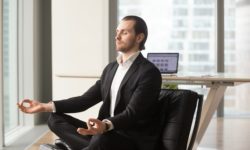 Méditation au travail : comment vous relaxer lors de vos courtes pauses