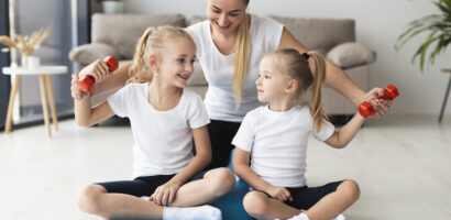5 sports à domicile à pratiquer avec ses enfants